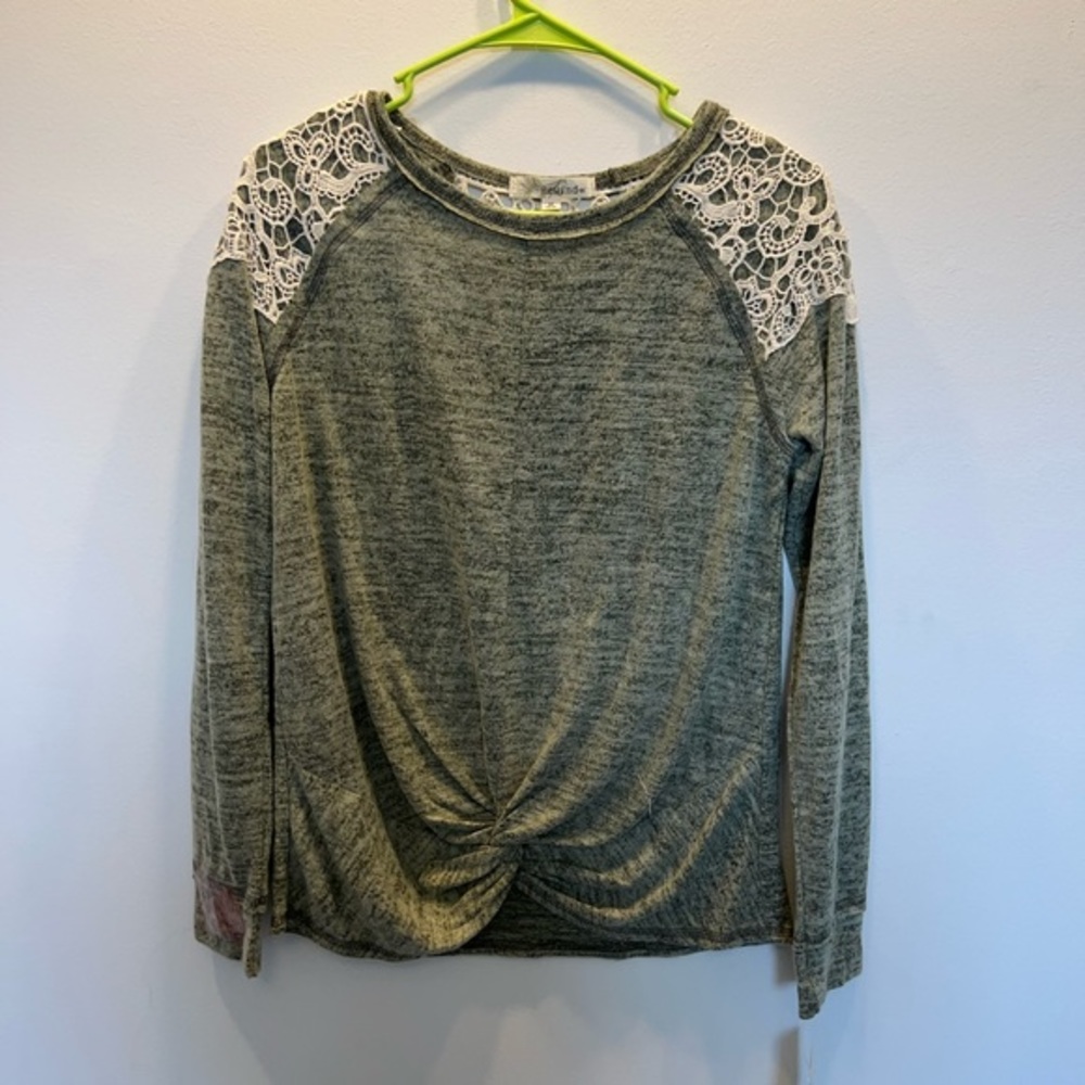 Rewind front knot long sleeve top